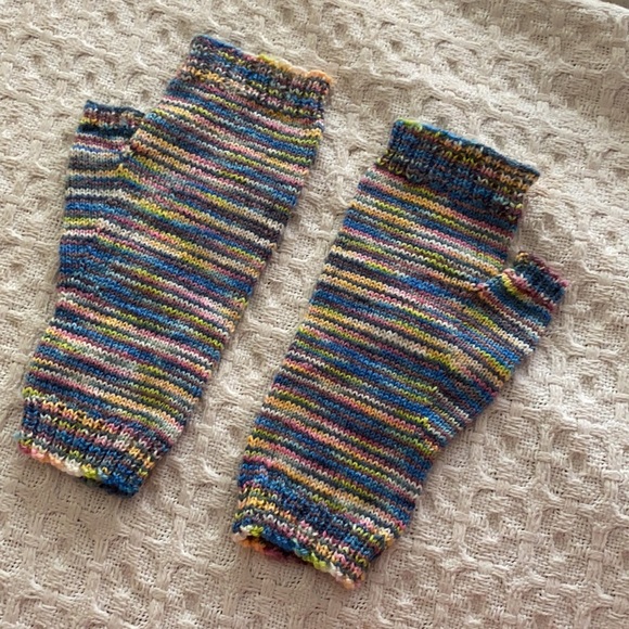 Gloves - Picture 3 of 3